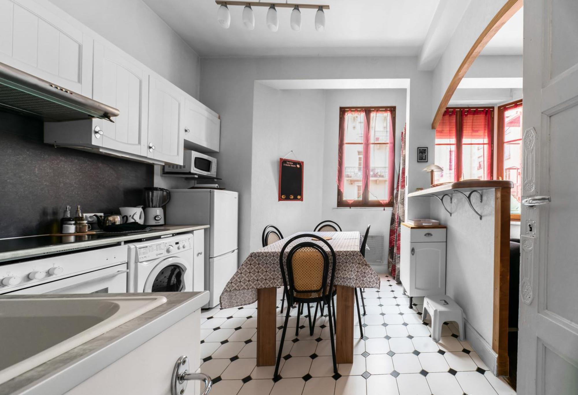 Le Lasteyras - Appartement Charmant En Centre Ville 비시 외부 사진