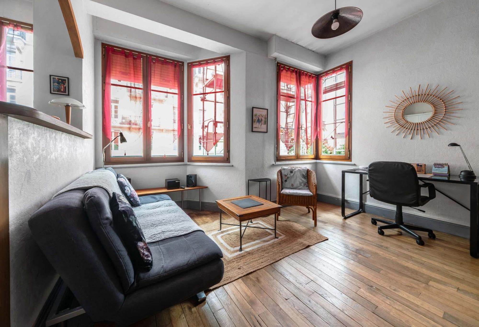 Le Lasteyras - Appartement Charmant En Centre Ville 비시 외부 사진