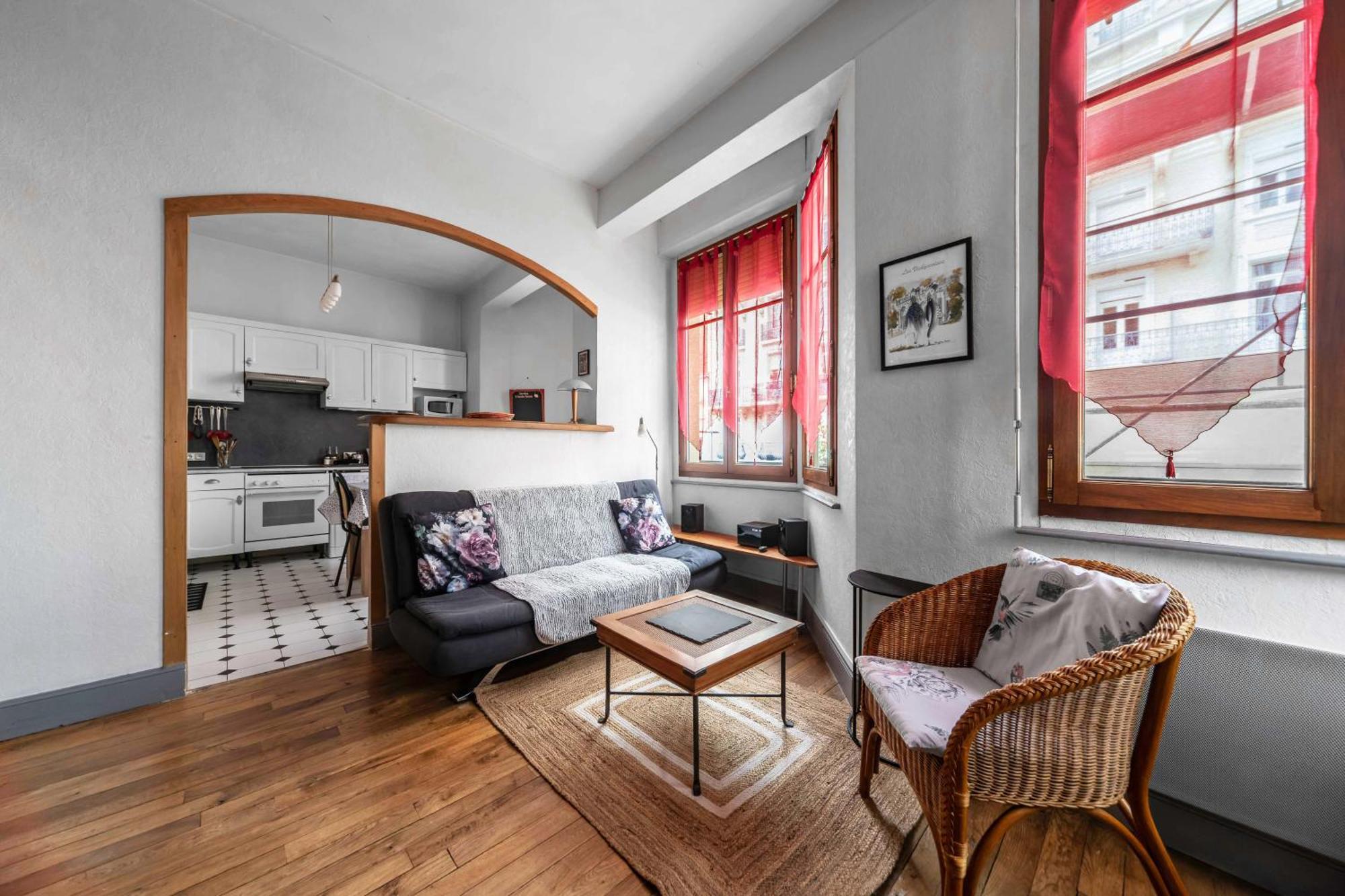 Le Lasteyras - Appartement Charmant En Centre Ville 비시 외부 사진